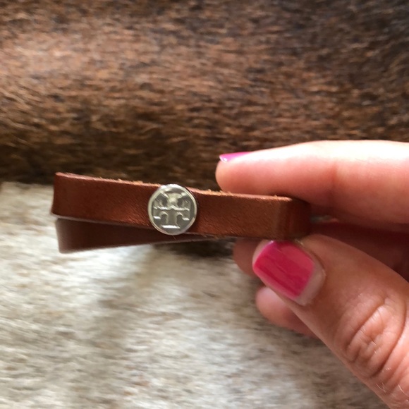 Tory Burch Brown Leather Double Wrap Bow Bracelet - Picture 2 of 5
